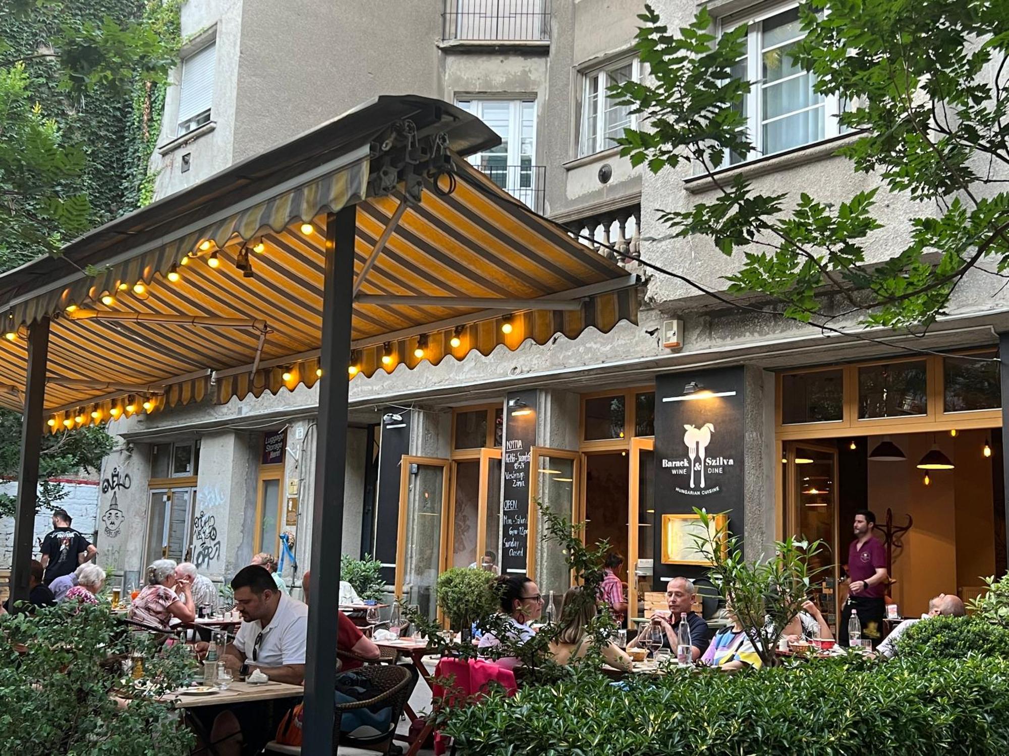Acacia Aparhotel-Near New York Cafe Budapest Exterior photo